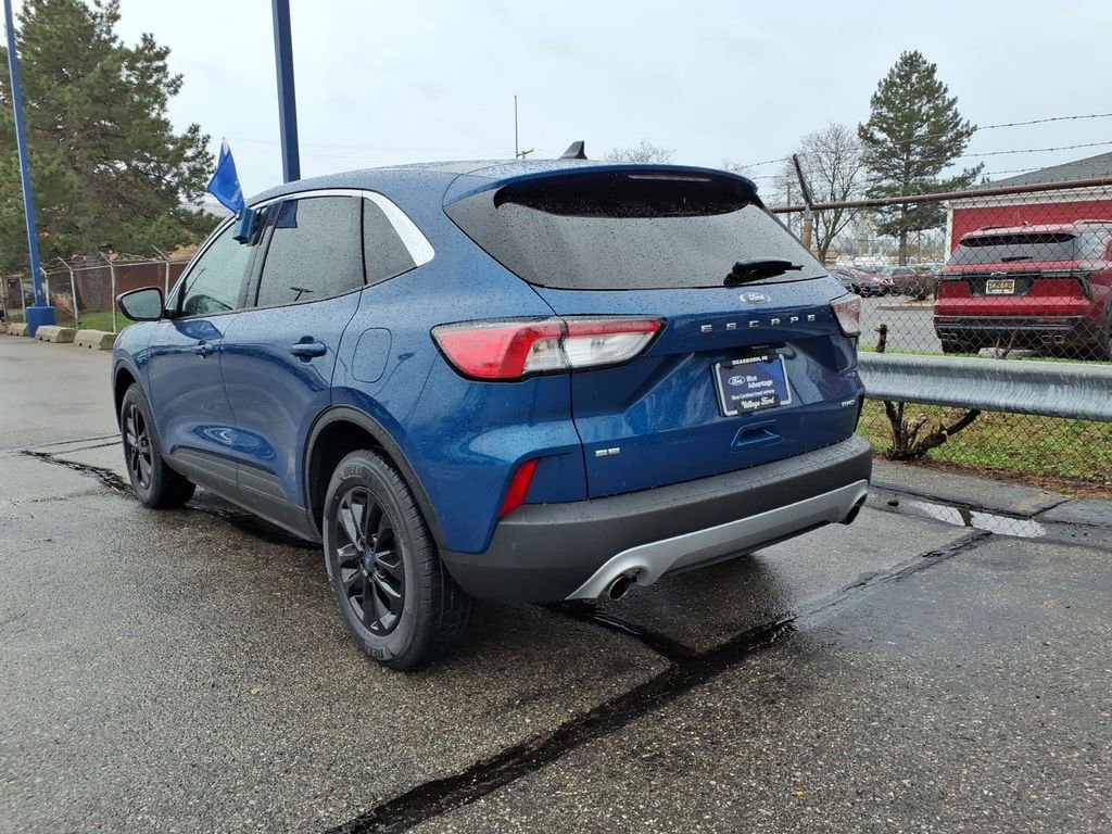 Certified 2022 Ford Escape SE image 9