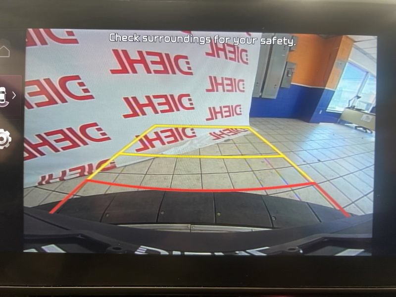 Used 2025 Kia Sportage EX FWD image 28