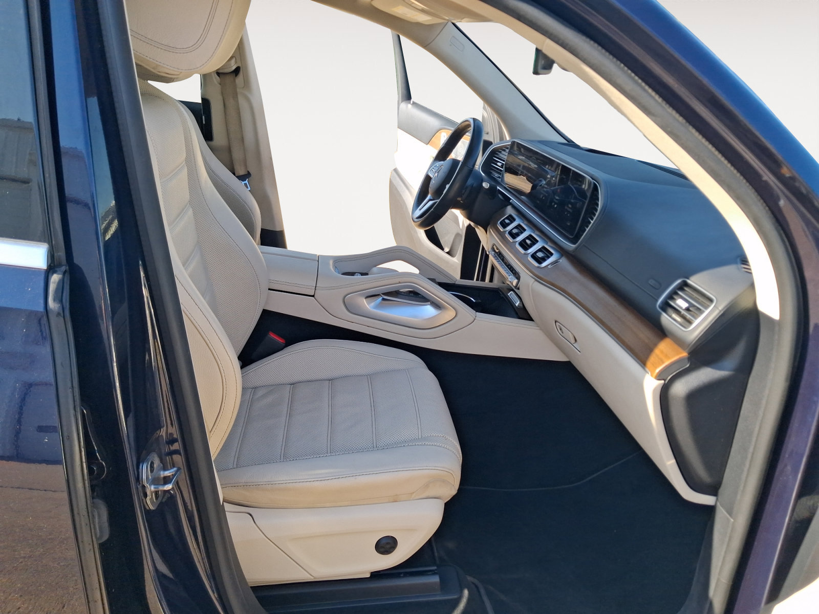 Used 2021 Mercedes-Benz GLS 450 4MATIC image 15