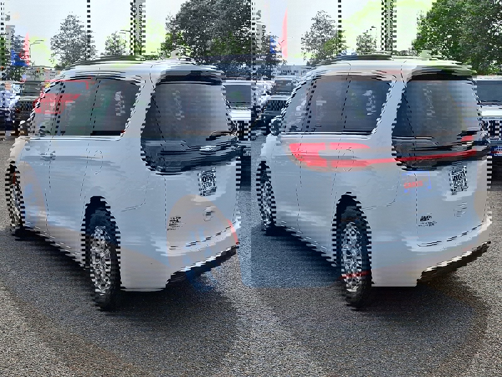 Used 2022 Chrysler Pacifica Touring-L image 4