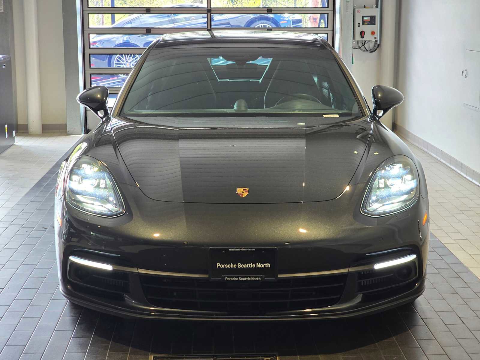 Used 2018 Porsche Panamera 4S AWD/4WD image 10