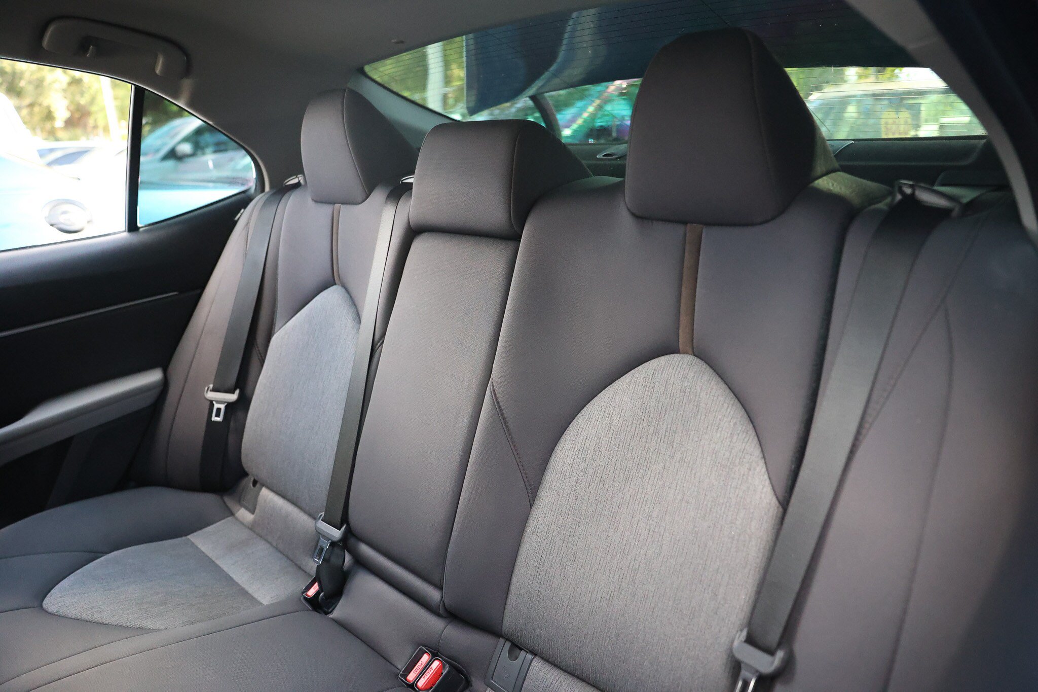 Used 2020 Toyota Camry LE FWD image 11