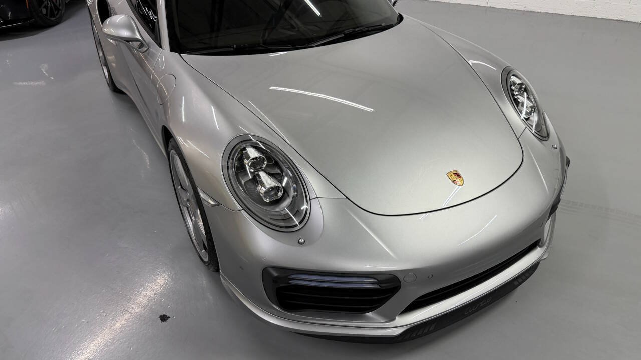 Used 2017 Porsche 911 4 Coupe AWD/4WD image 3