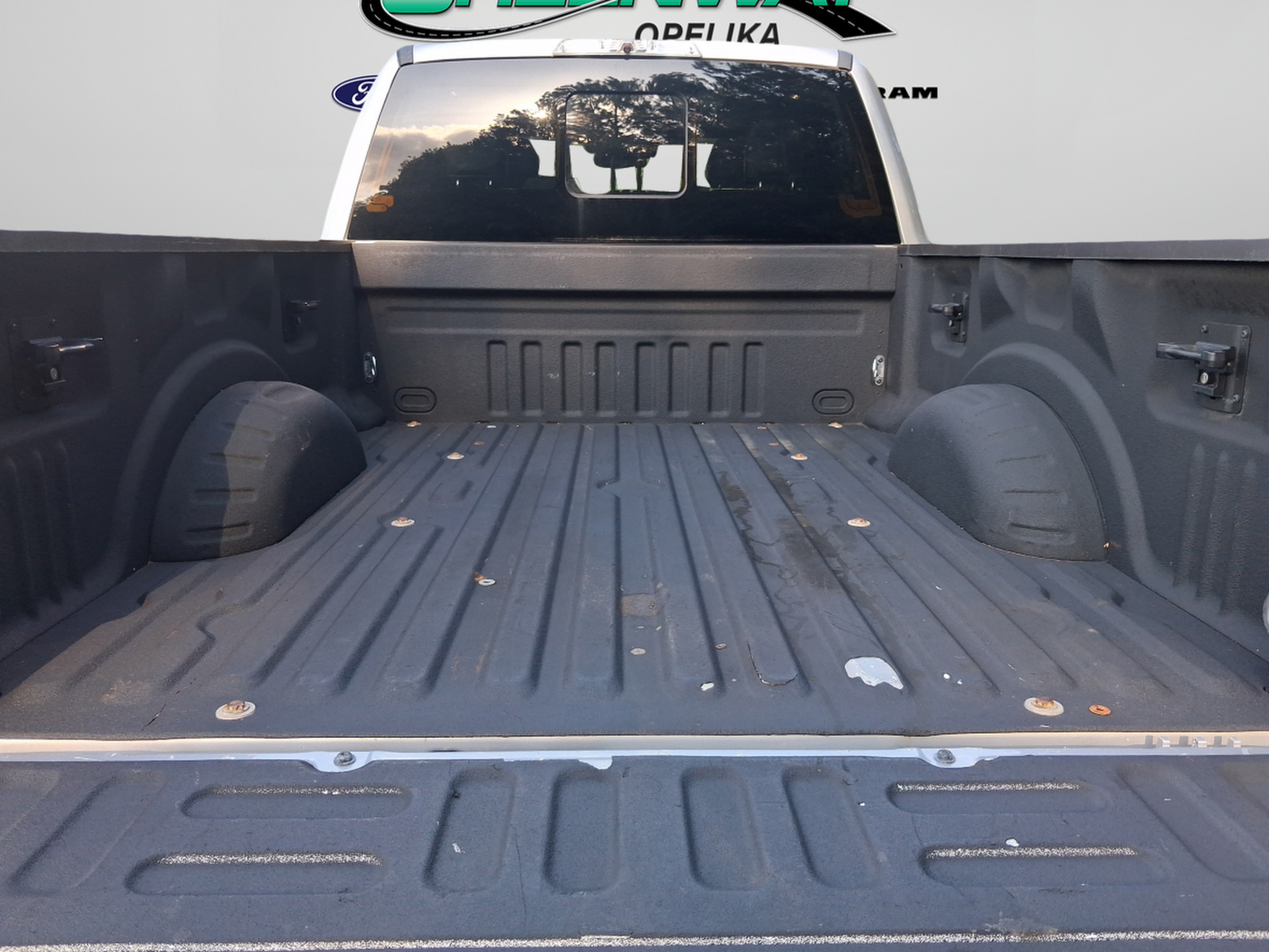 Used 2017 Ford F350 Platinum w/ Platinum Ultimate Package AWD/4WD image 26