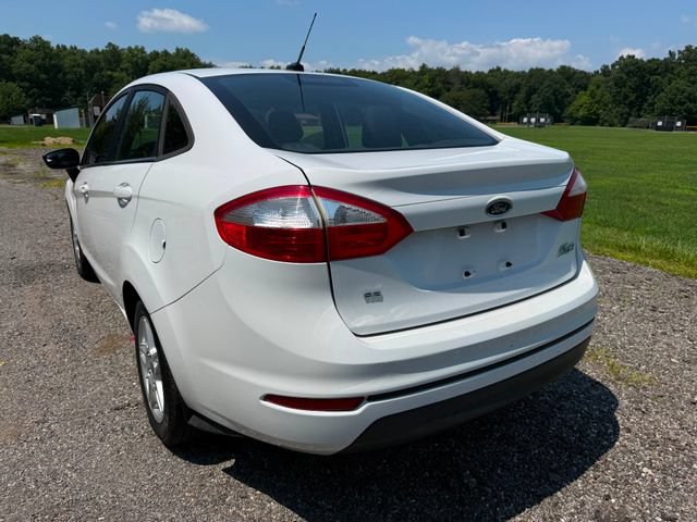 Used 2017 Ford Fiesta SE FWD image 3