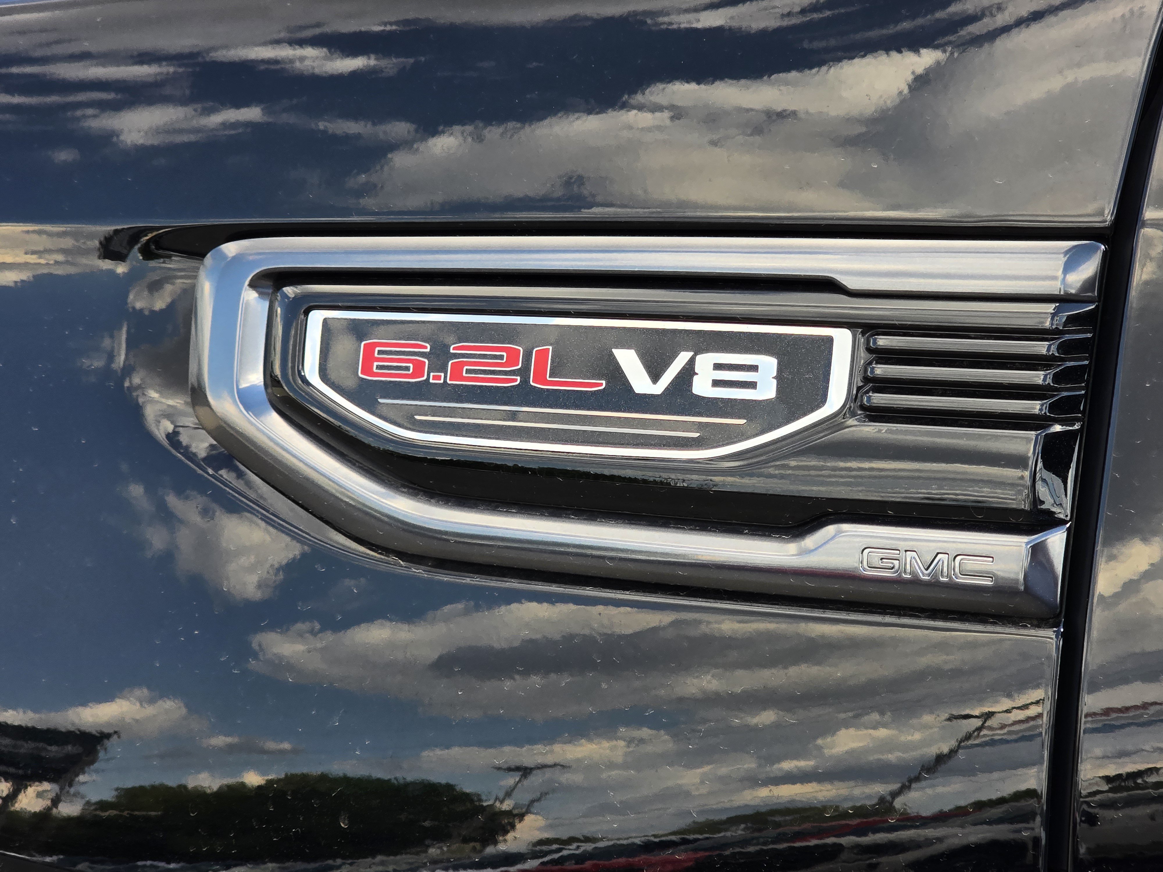 Used 2022 GMC Sierra 1500 AT4 w/ AT4 Premium Package AWD/4WD image 7