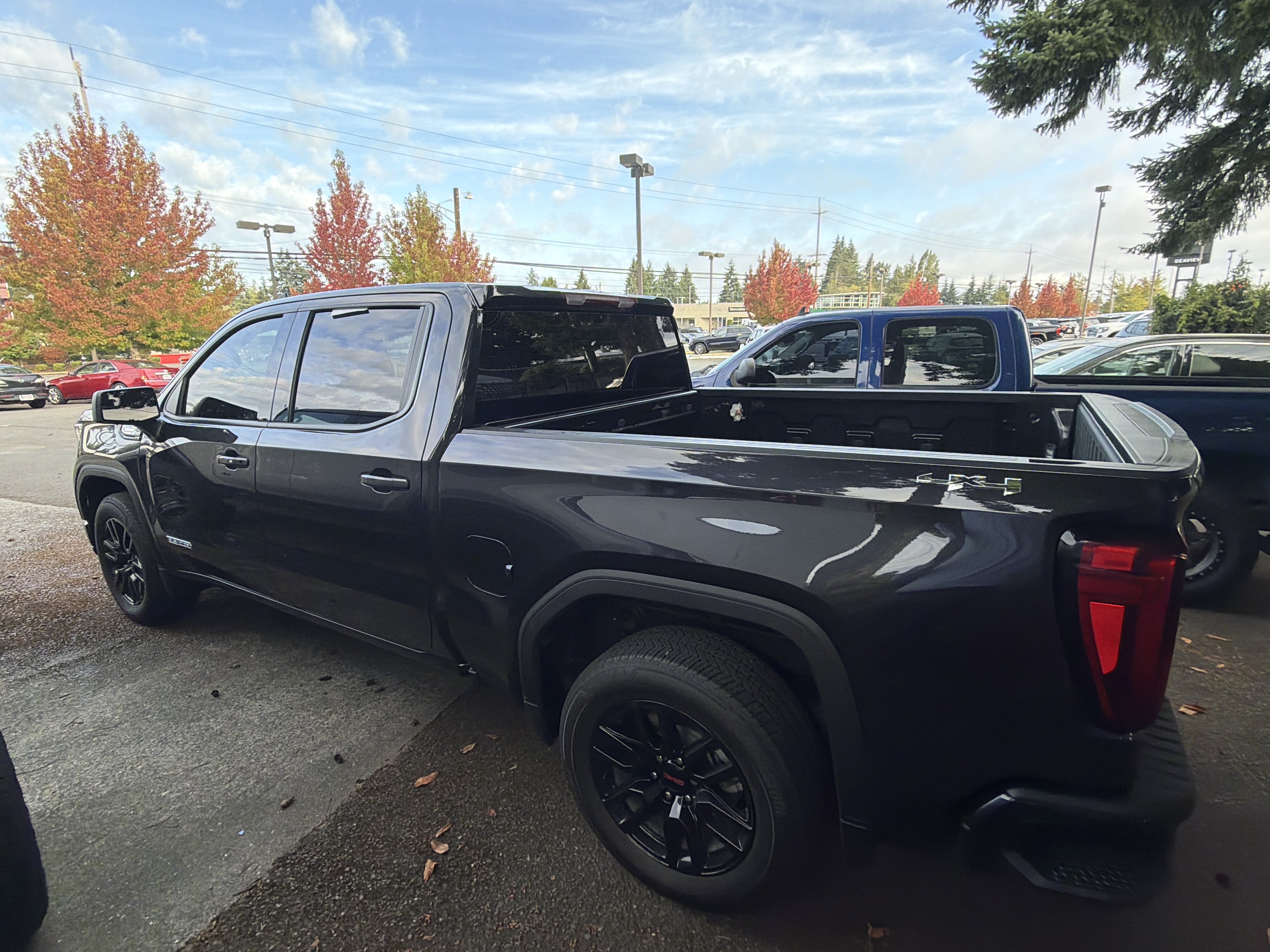 Used 2025 GMC Sierra 1500 Elevation AWD/4WD image 2