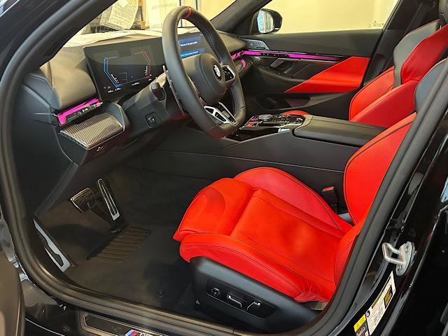 Used 2025 BMW M5 w/ Carbon Package image 16