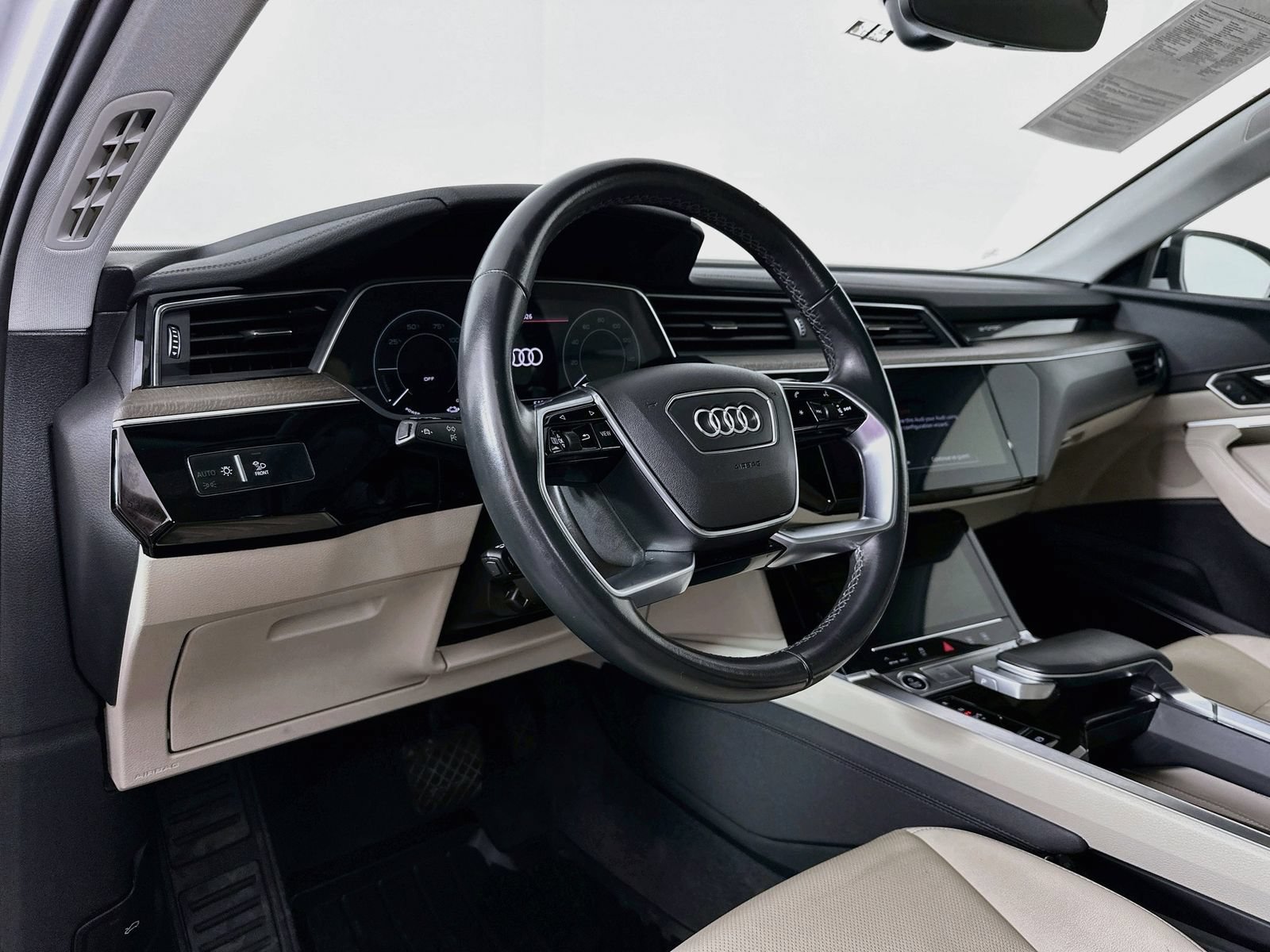 Used 2024 Audi Q8 e-tron Premium Plus AWD/4WD image 9
