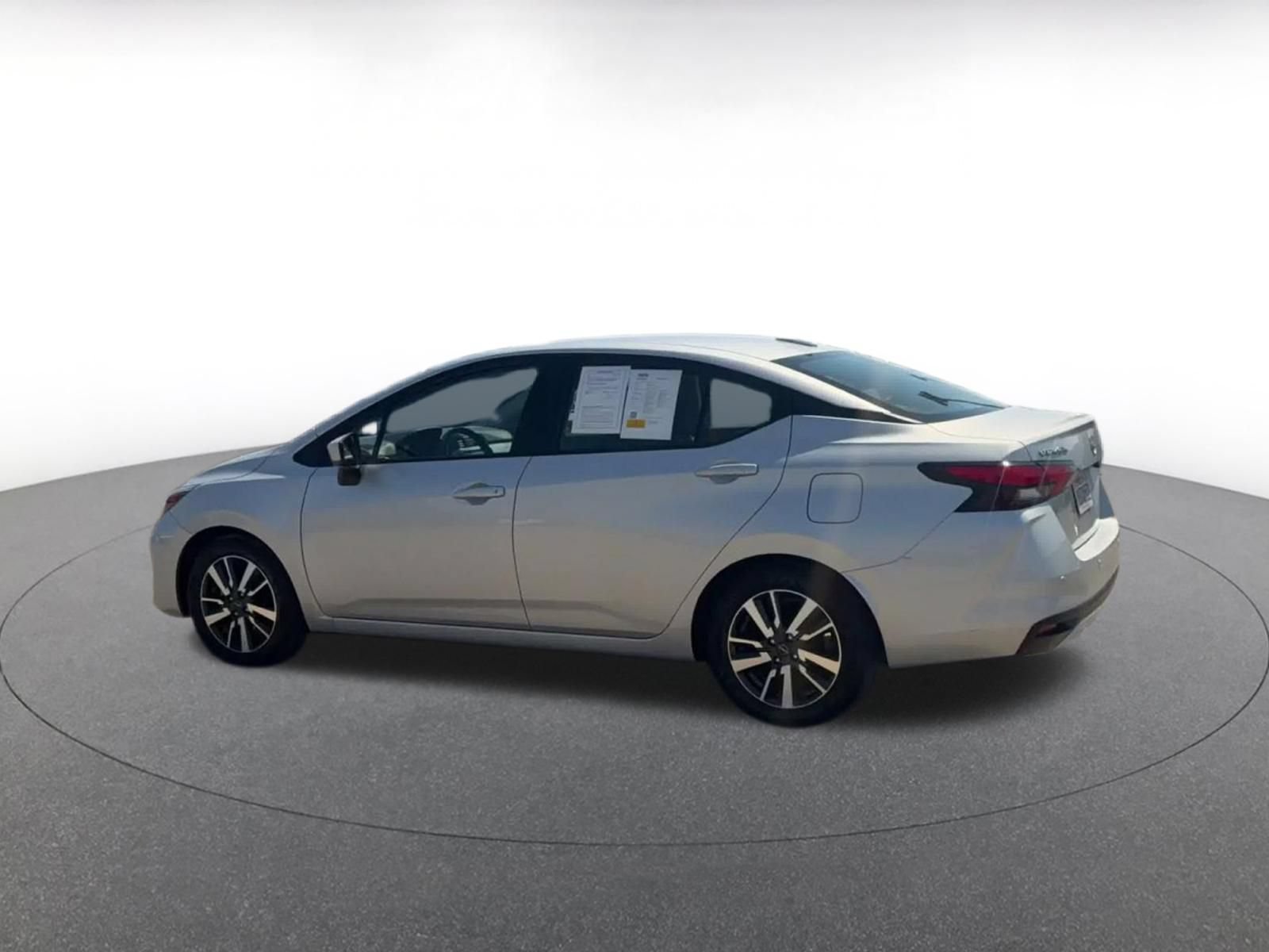 Used 2025 Nissan Versa SV FWD image 9
