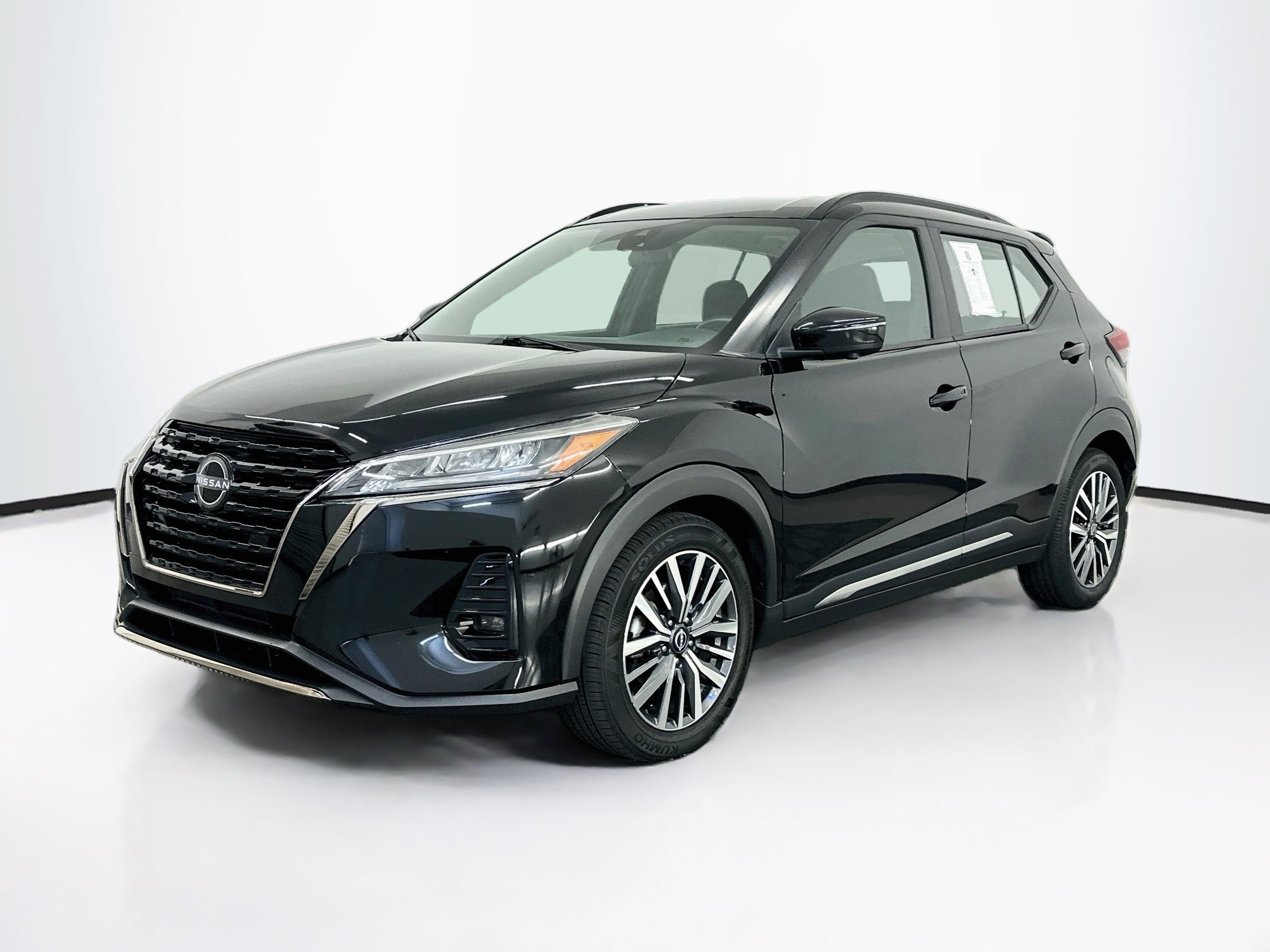 Used 2024 Nissan Kicks SR FWD image 3