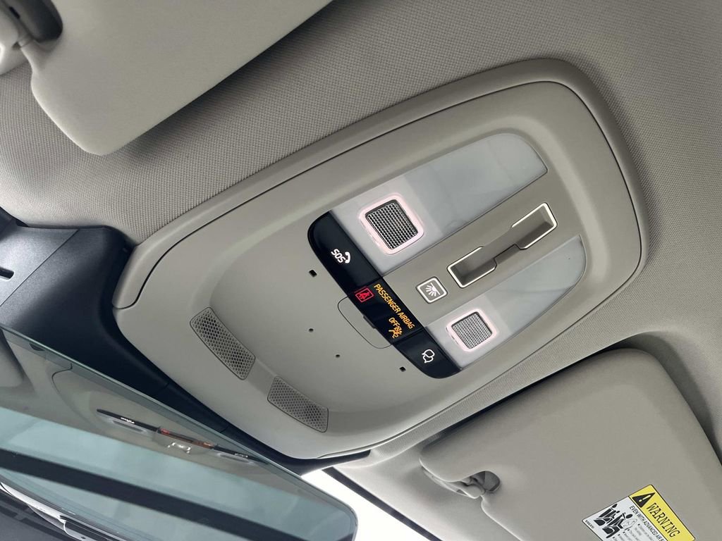 New 2026 Volvo XC60 B5 Ultra w/ Climate Package image 33