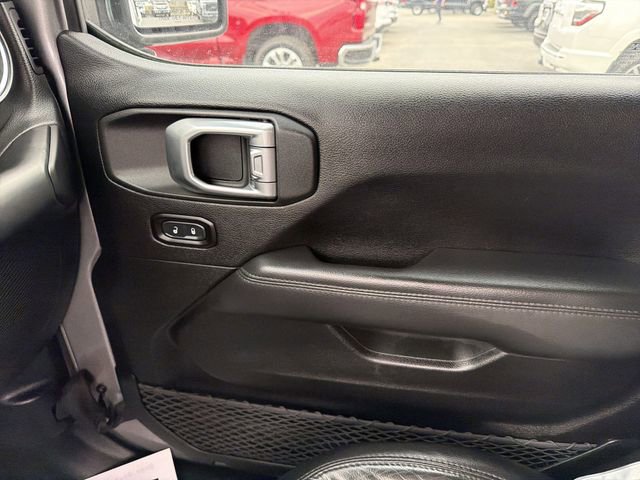 Used 2019 Jeep Wrangler Unlimited Sahara image 4