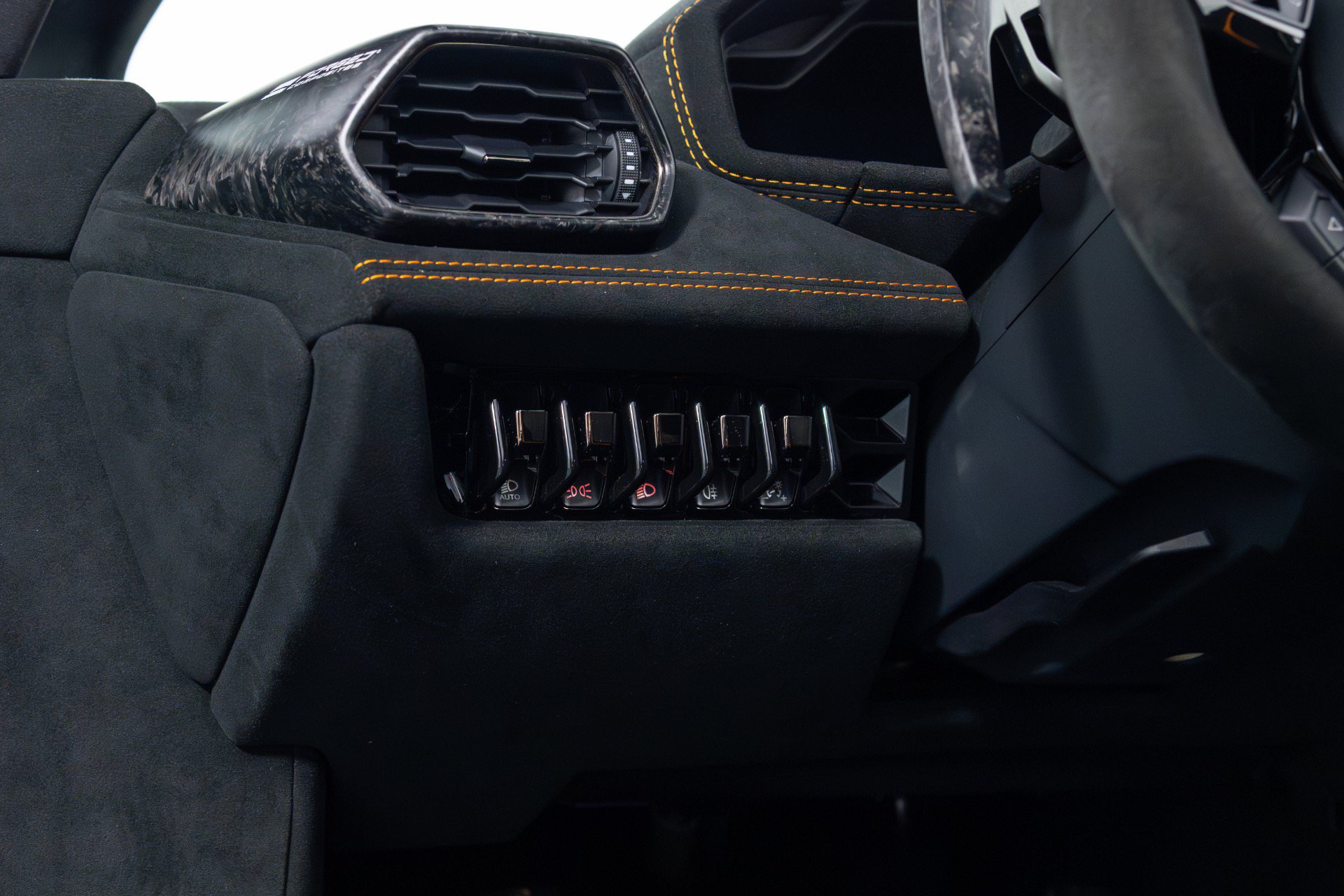 Used 2018 Lamborghini Huracan Performante AWD/4WD image 51