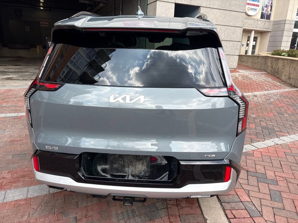 Certified 2024 Kia EV9 GT-Line AWD/4WD image 4