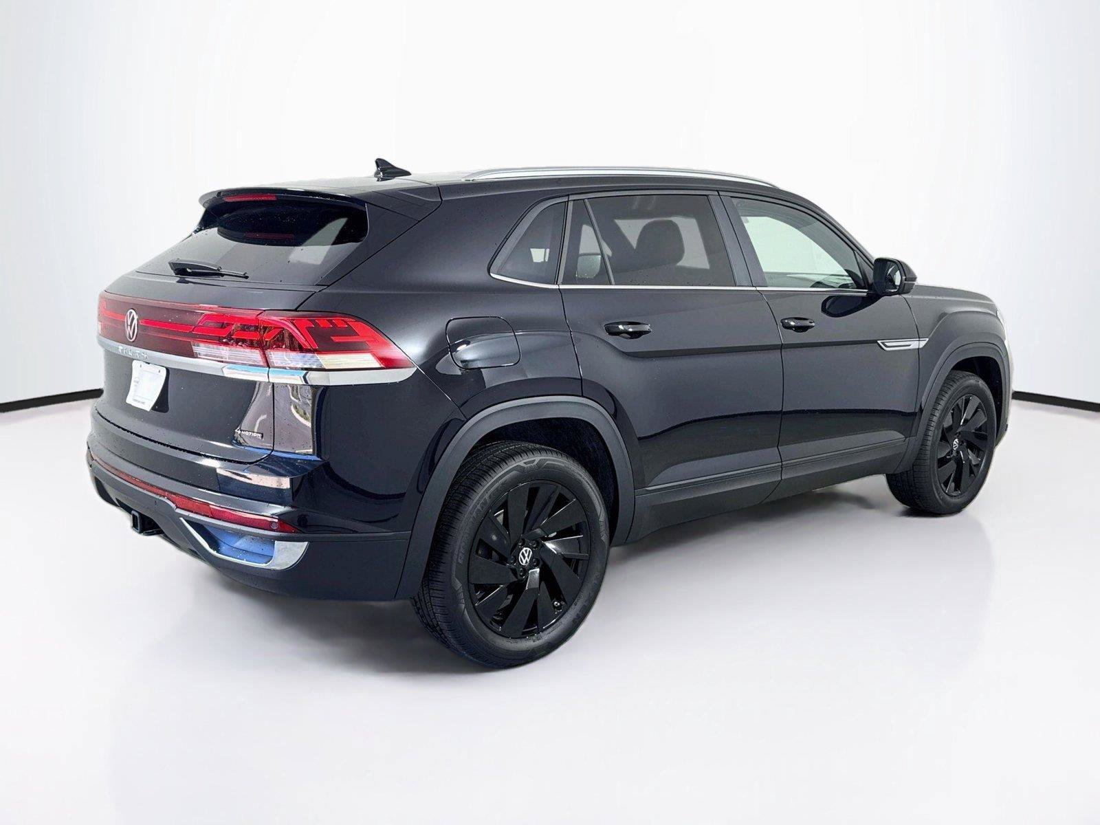 New 2026 Volkswagen Atlas Cross Sport SE AWD/4WD image 2