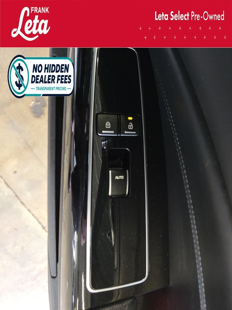 Used 2017 Kia K900 Premium RWD image 23
