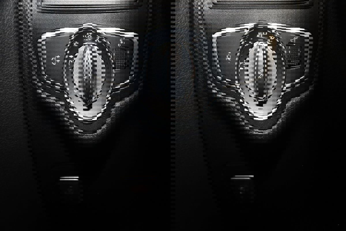 Used 2021 Mercedes-Benz C 300 4MATIC Cabriolet image 35