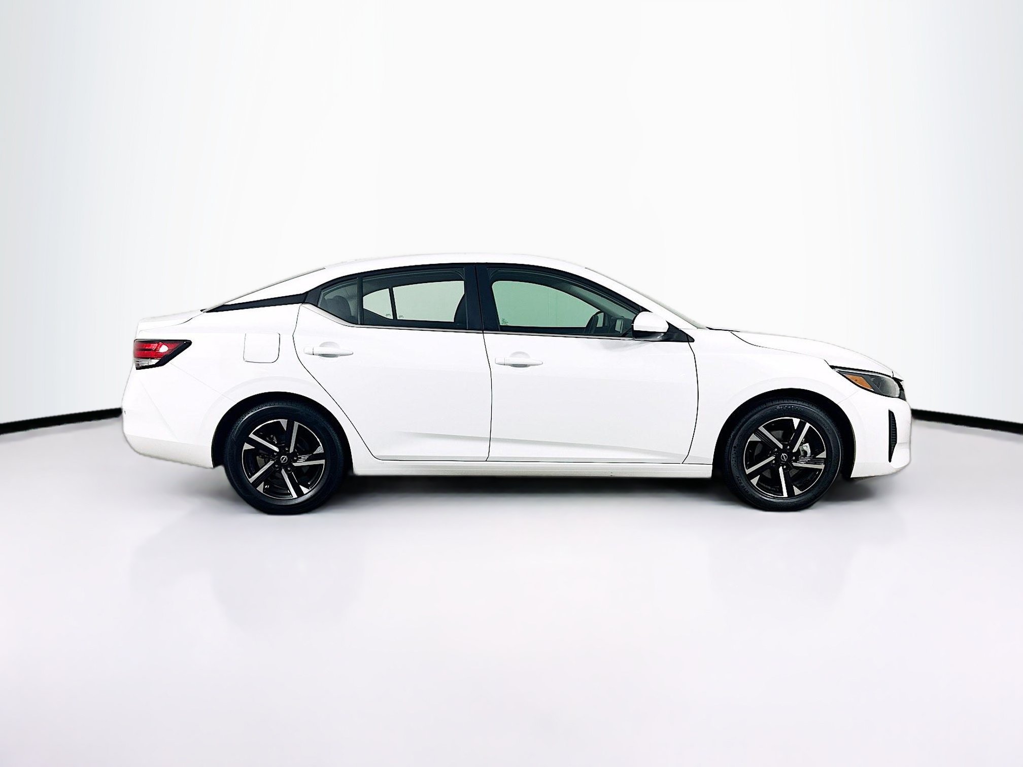 Used 2025 Nissan Sentra SV FWD image 10