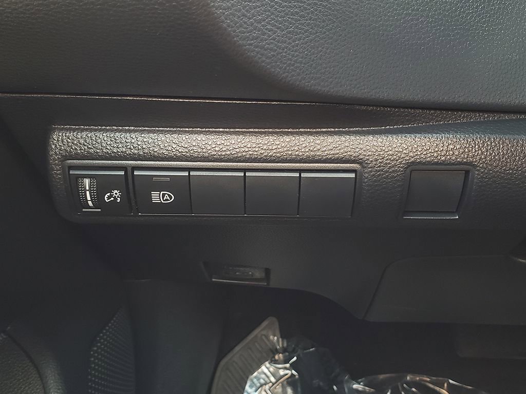 Used 2022 Toyota Corolla SE w/ SE Premium Package FWD image 26