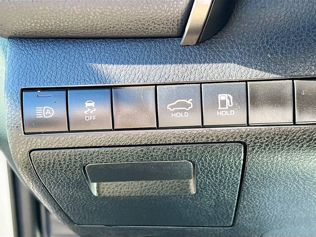 Used 2022 Toyota Camry SE image 10