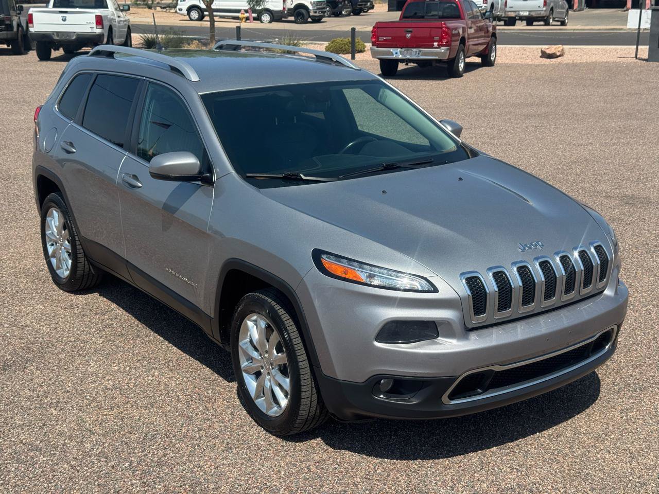 Used 2016 Jeep Cherokee Limited FWD image 23