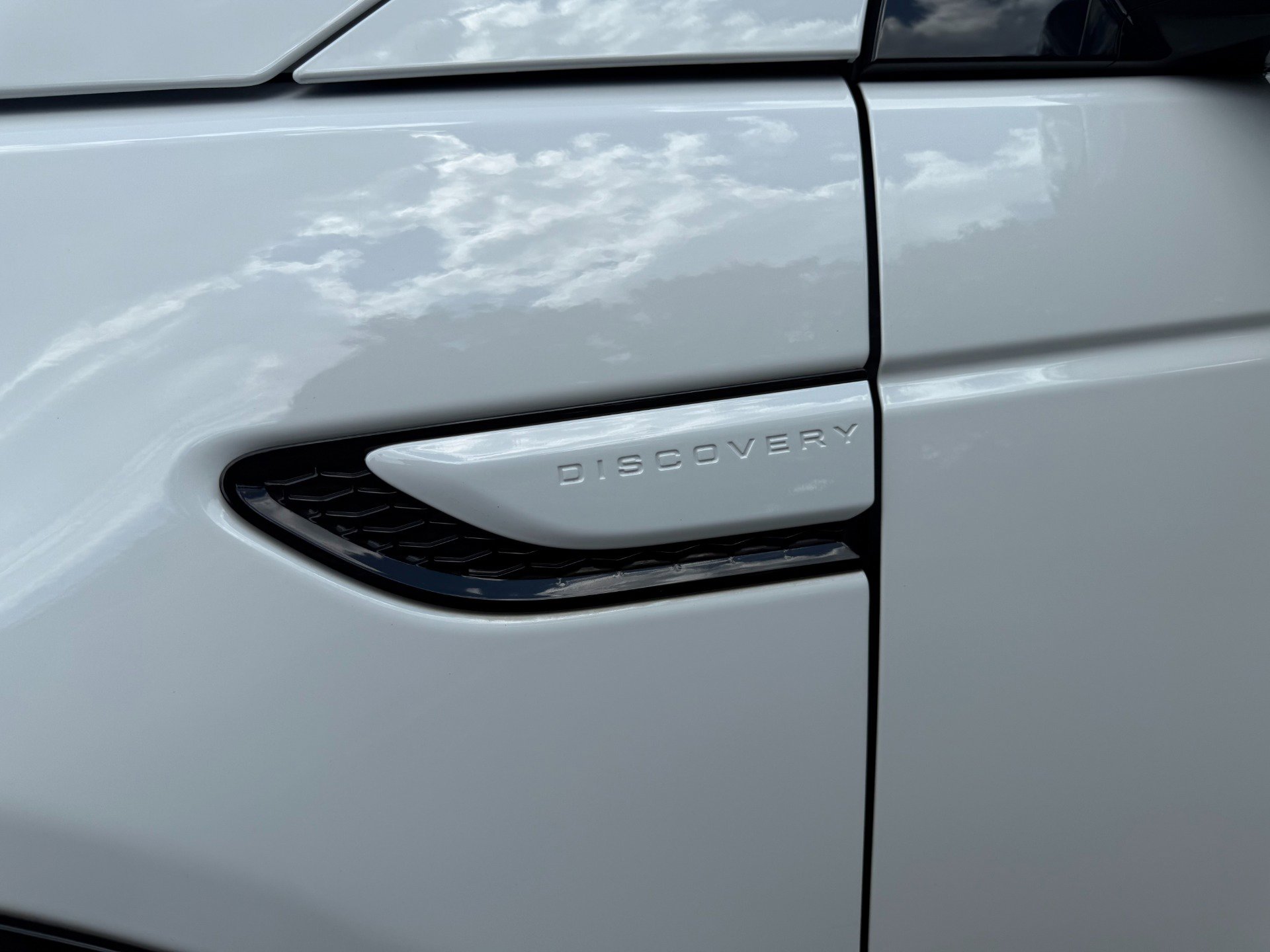 Used 2024 Land Rover Discovery Sport Dynamic SE image 38