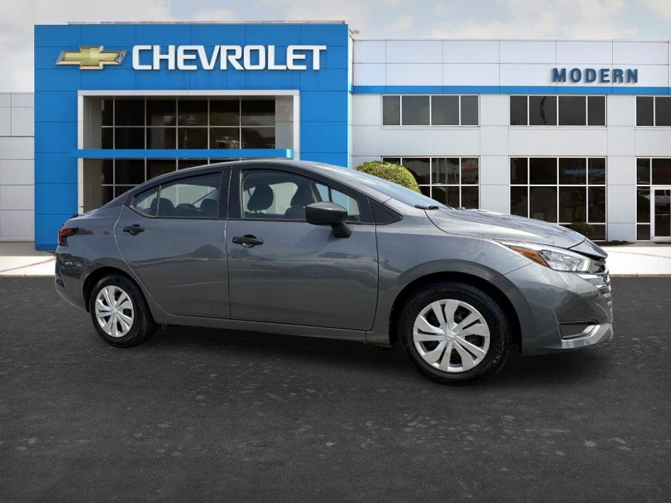 Used 2025 Nissan Versa S FWD image 5