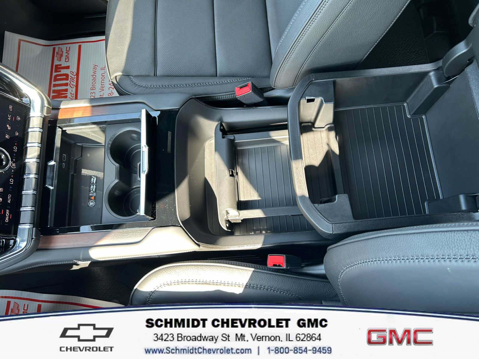 New 2026 GMC Yukon Denali AWD/4WD image 13