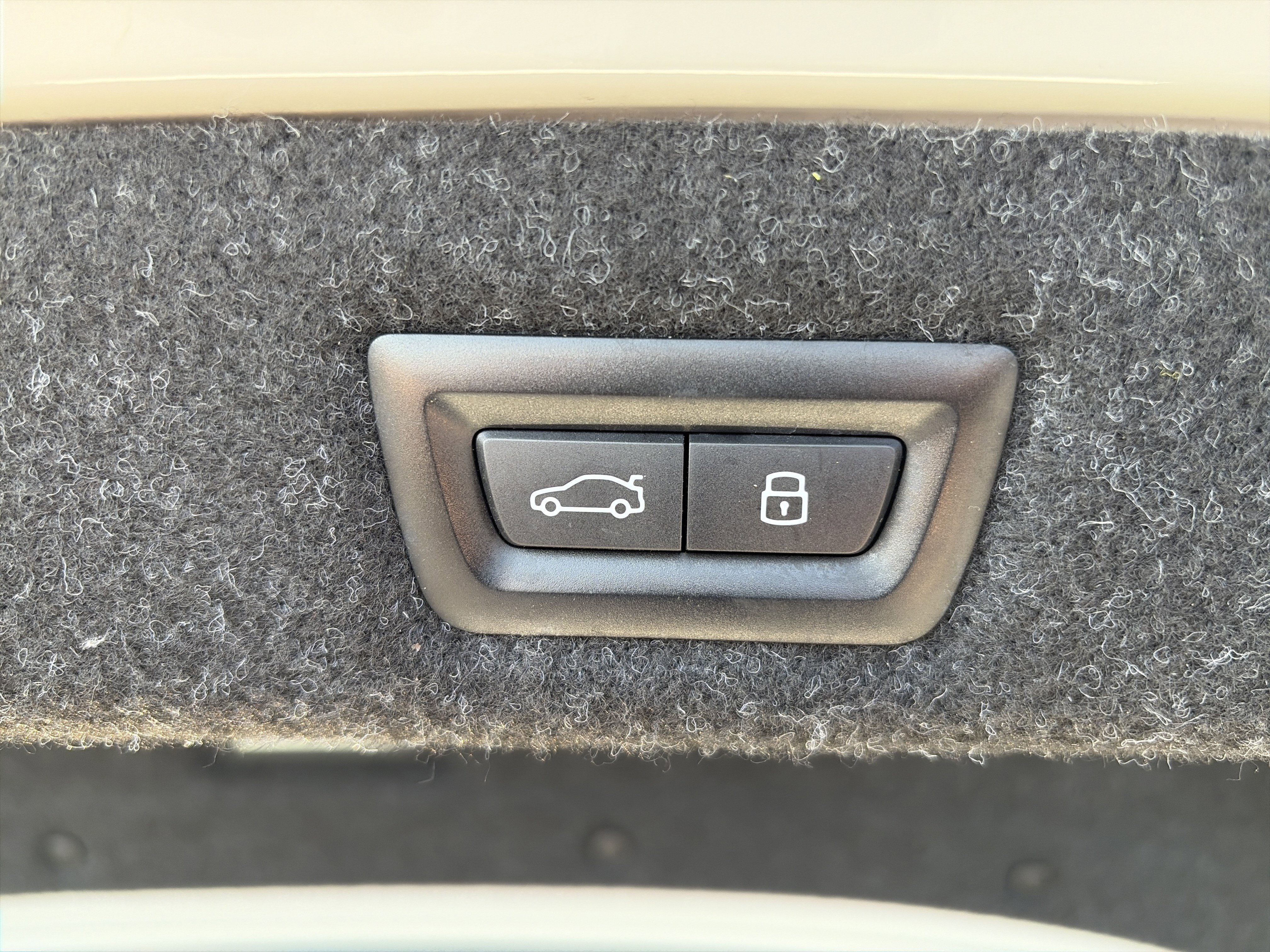 Used 2023 BMW M550i xDrive w/ Executive Package AWD/4WD image 39