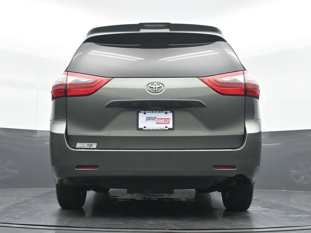 Used 2020 Toyota Sienna L image 20