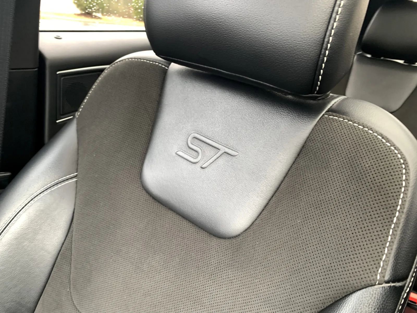 Used 2019 Ford Edge ST w/ Equipment Group 401A AWD/4WD image 22