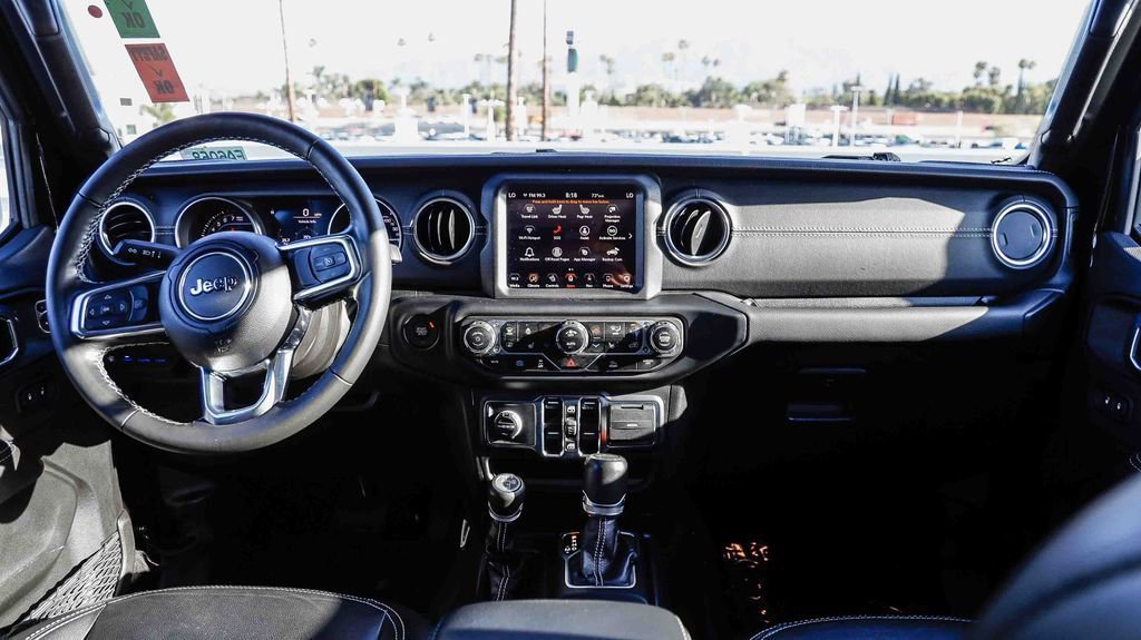 Used 2023 Jeep Wrangler Unlimited Sahara w/ Cold Weather Group image 15