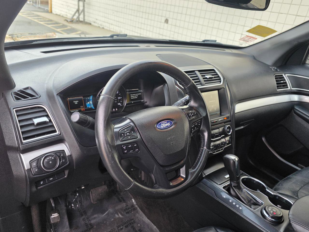 Used 2016 Ford Explorer XLT w/ Equipment Group 202A AWD/4WD image 10