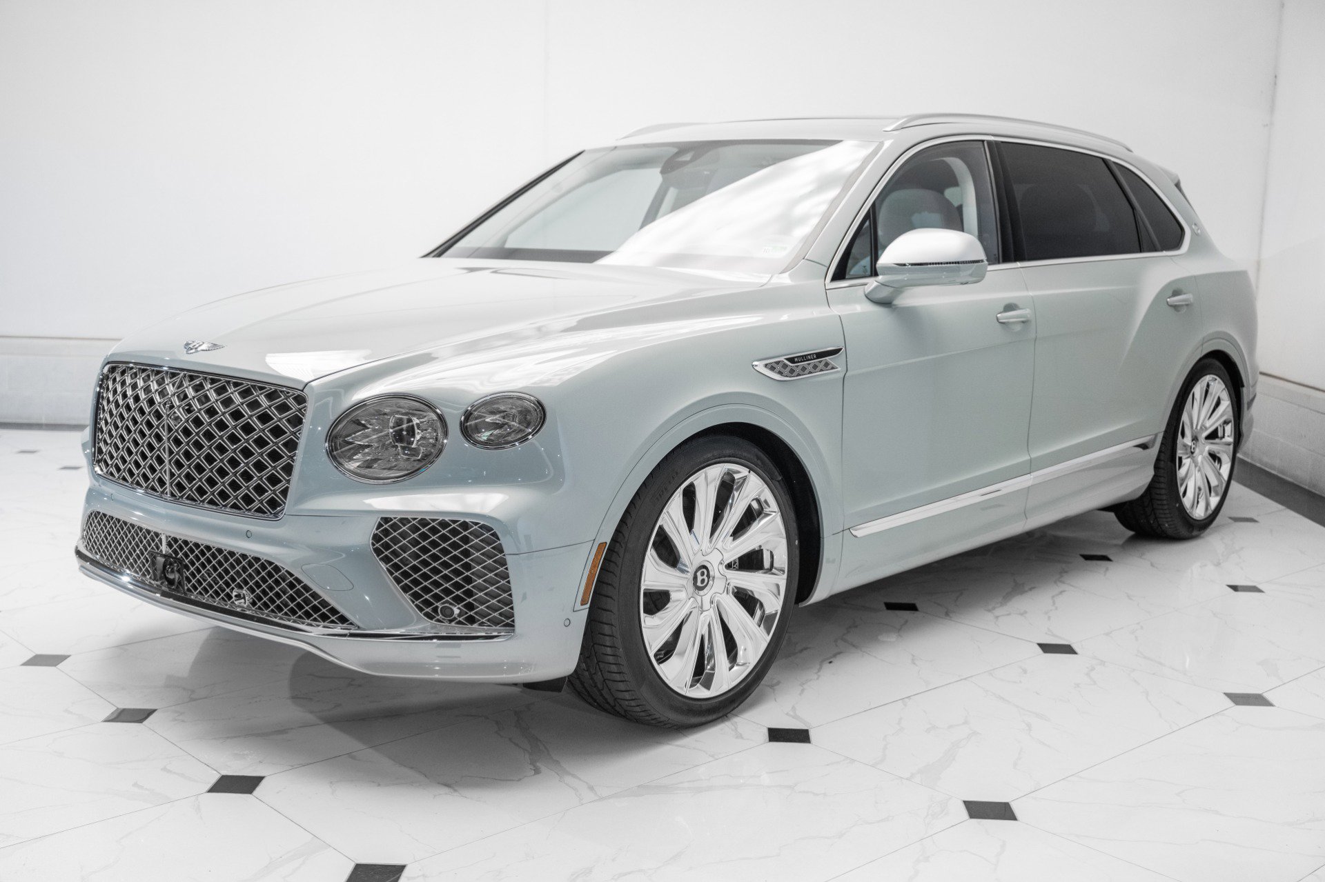 New 2025 Bentley Bentayga Extended Wheelbase image 9