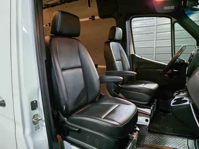 Used 2020 Mercedes-Benz Sprinter 2500 image 16