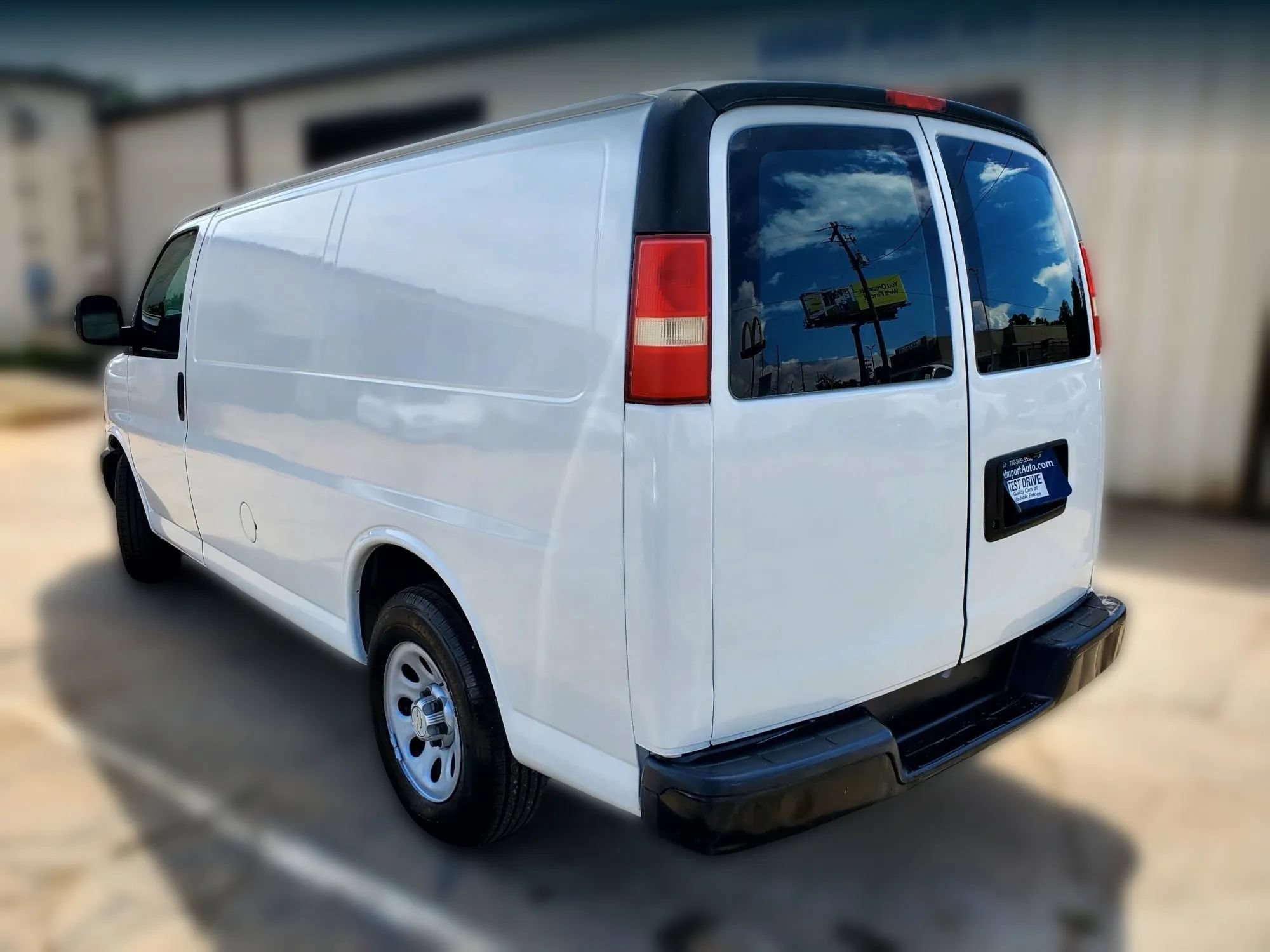 Used 2014 Chevrolet Express 1500 RWD image 8