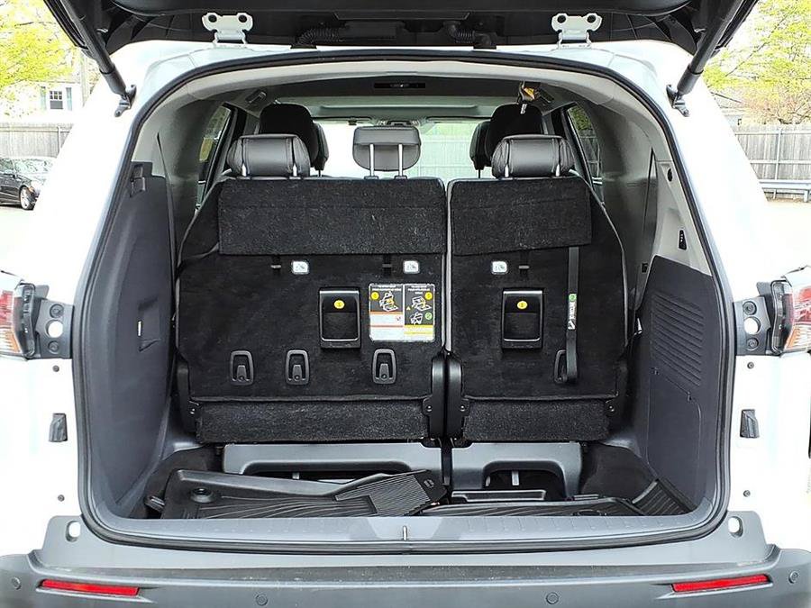Used 2024 Toyota Sienna XLE w/ XLE Plus Package AWD/4WD image 9