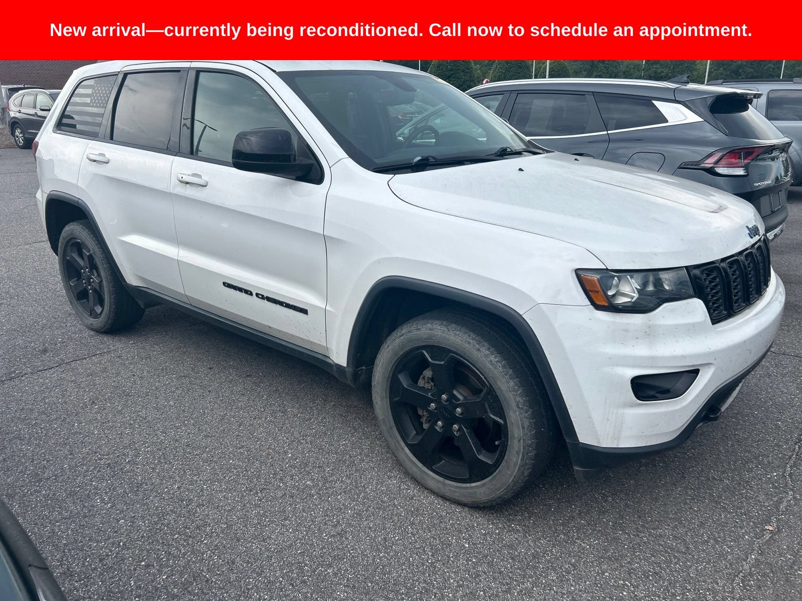 Used 2020 Jeep Grand Cherokee Laredo AWD/4WD image 5
