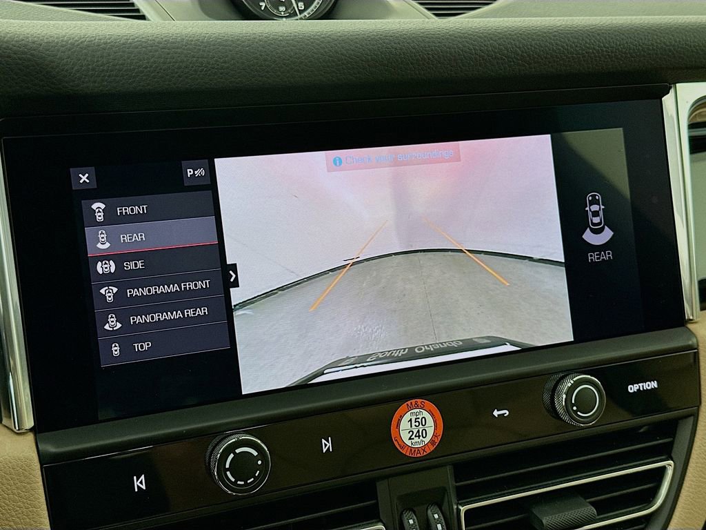 Used 2025 Porsche Macan image 17