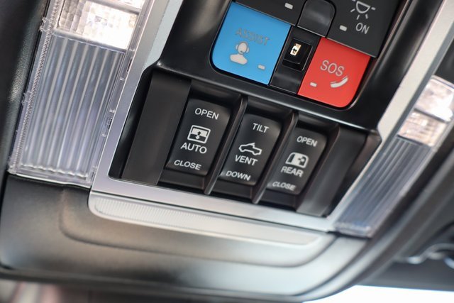 Used 2025 RAM 3500 Laramie image 32