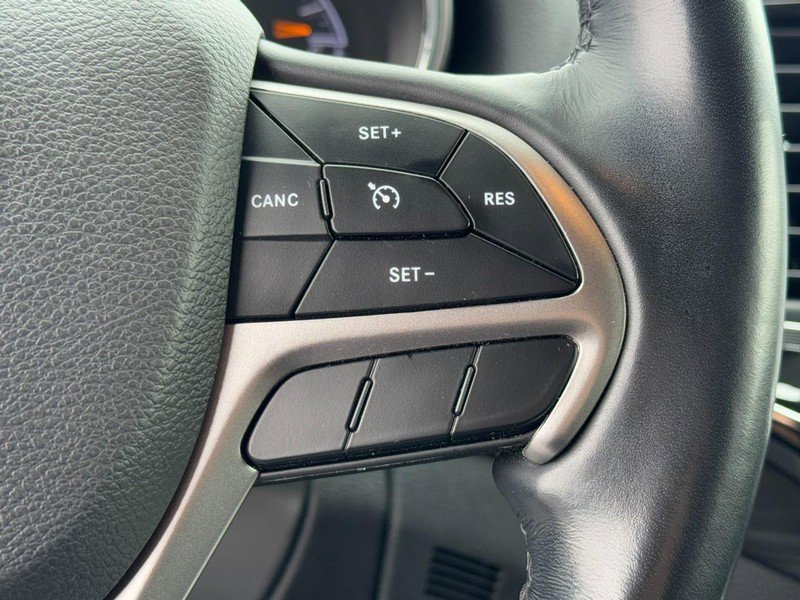 Used 2021 Jeep Grand Cherokee Laredo X AWD/4WD image 17