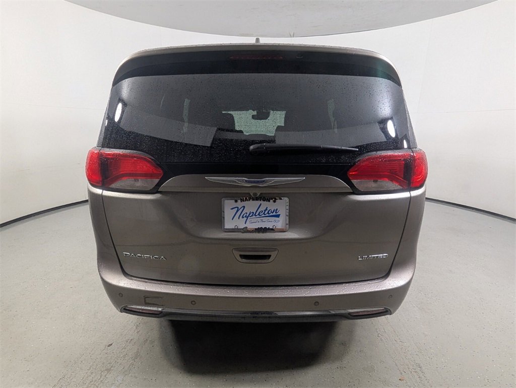 Used 2018 Chrysler Pacifica Limited w/ Advanced Safetytec Group image 6