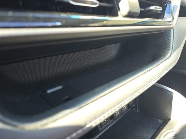 Used 2021 Toyota Highlander XLE FWD image 21