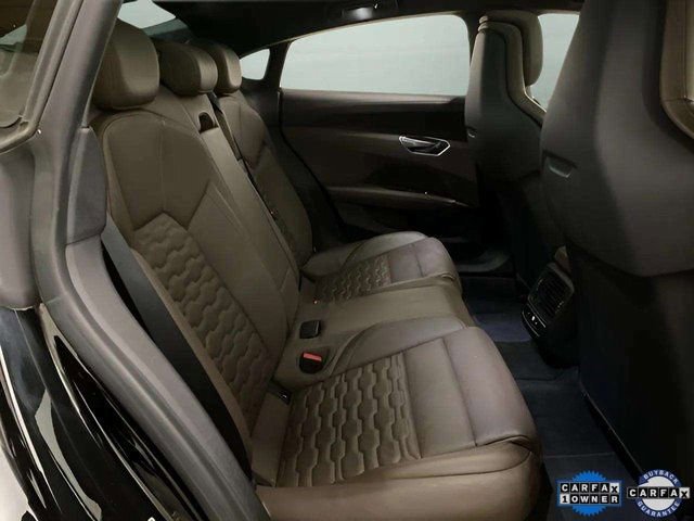 Used 2022 Audi e-tron GT Premium Plus image 72