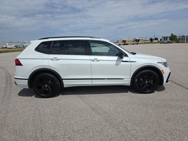 Used 2023 Volkswagen Tiguan SE R-Line FWD image 14