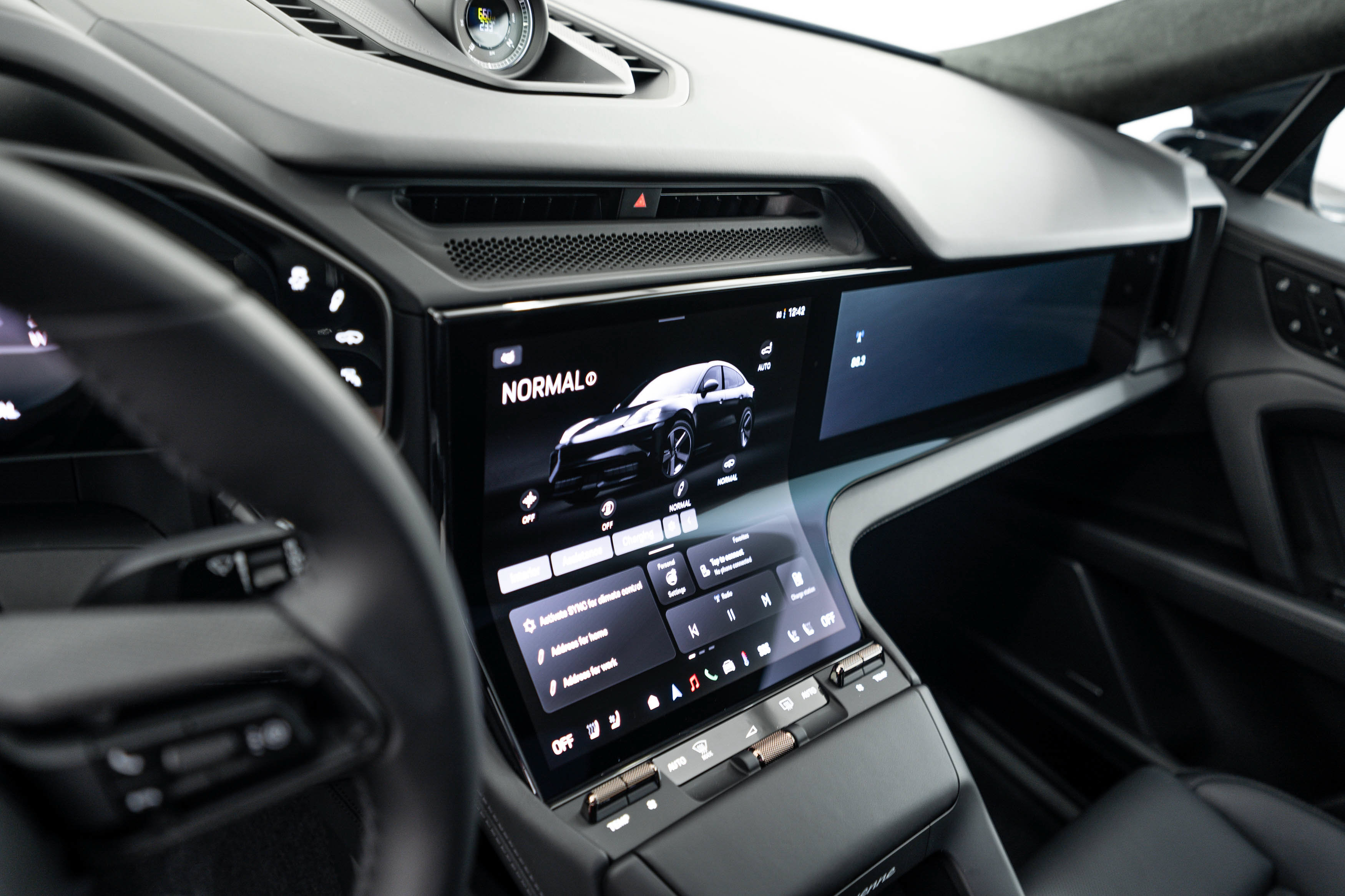 New 2026 Porsche Cayenne Turbo AWD/4WD image 14