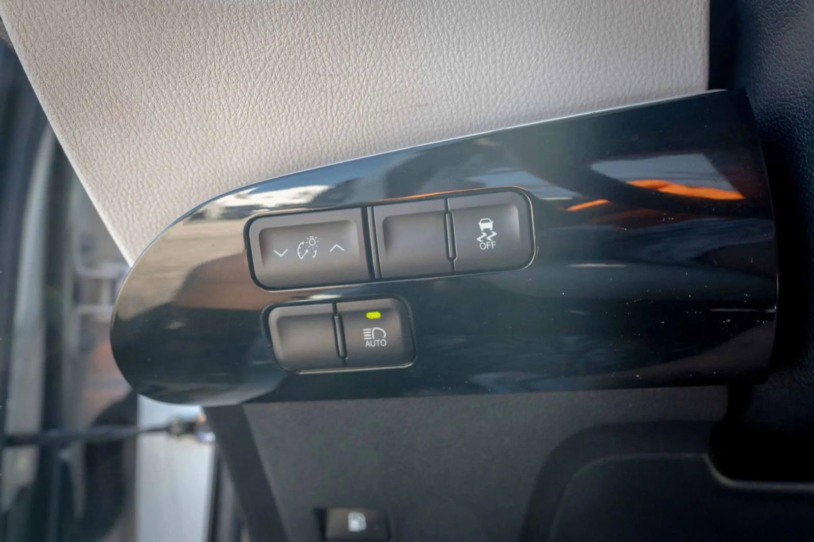 Used 2016 Toyota Prius Three Touring image 36