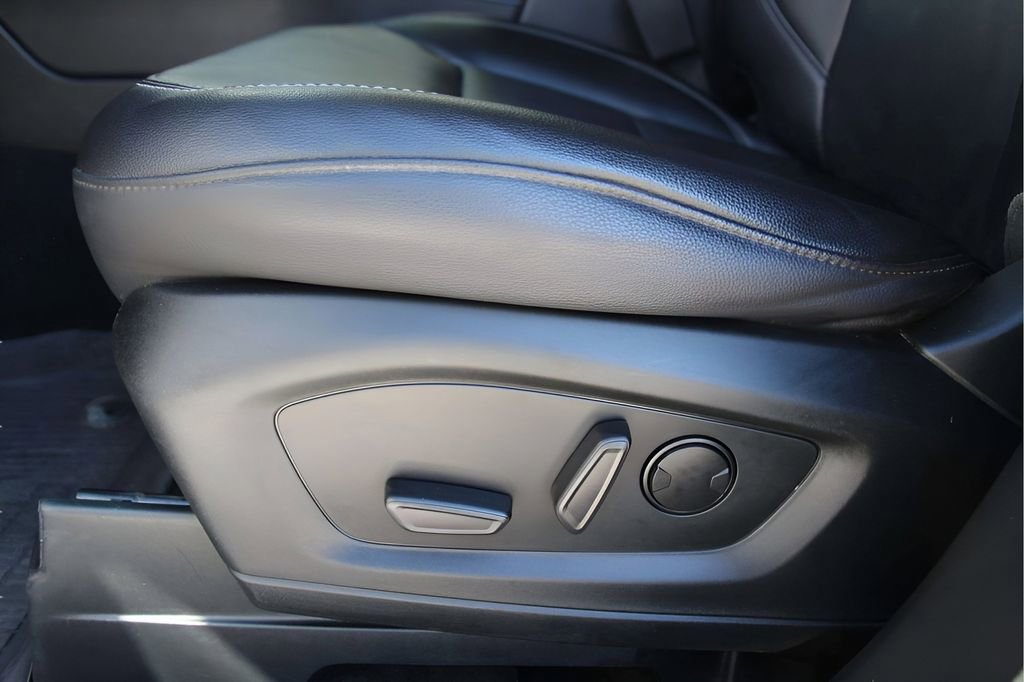 Used 2024 Ford Explorer Limited w/ Limited Technology Package image 20