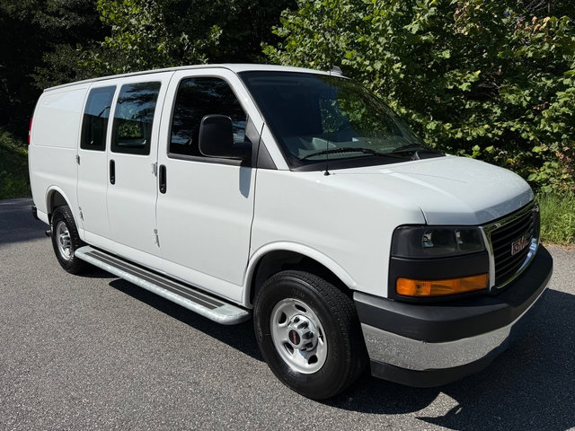 Used 2025 GMC Savana 2500 w/ Driver Convenience Package RWD image 4